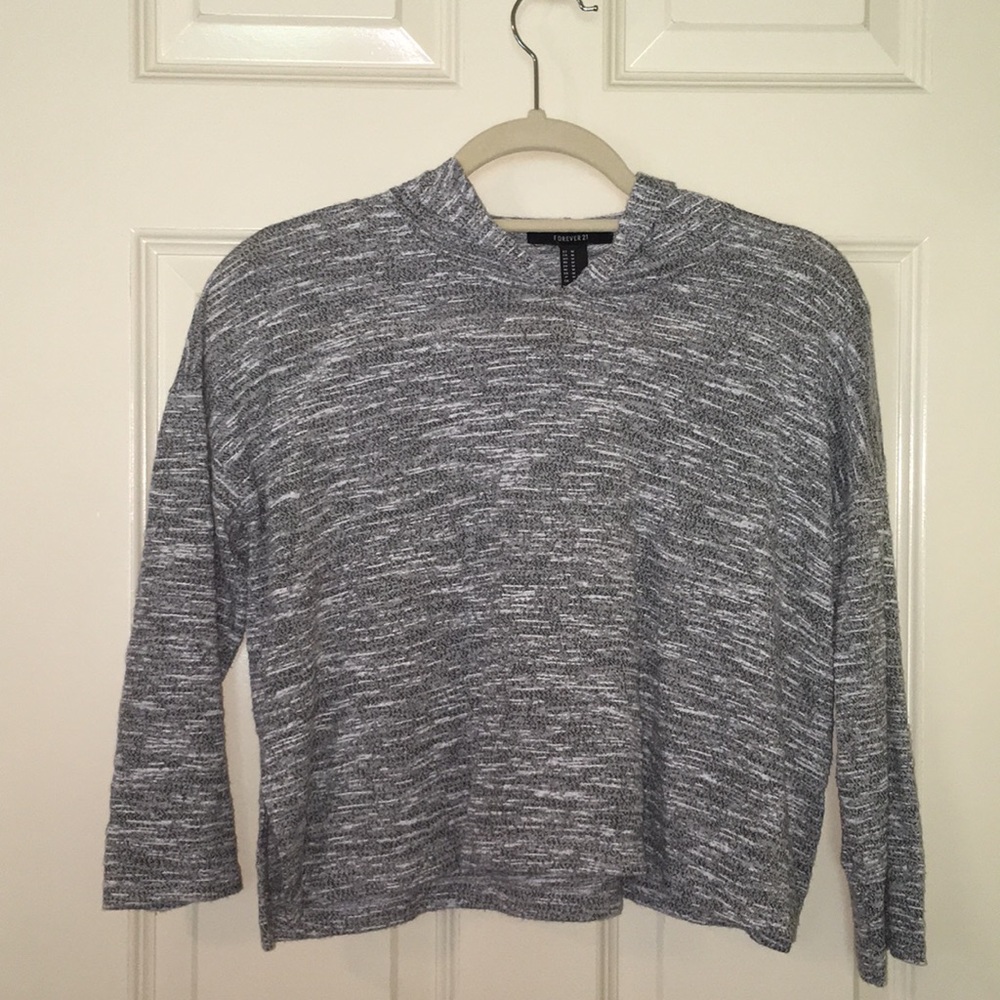 Three quarter length sleeve crop shirt